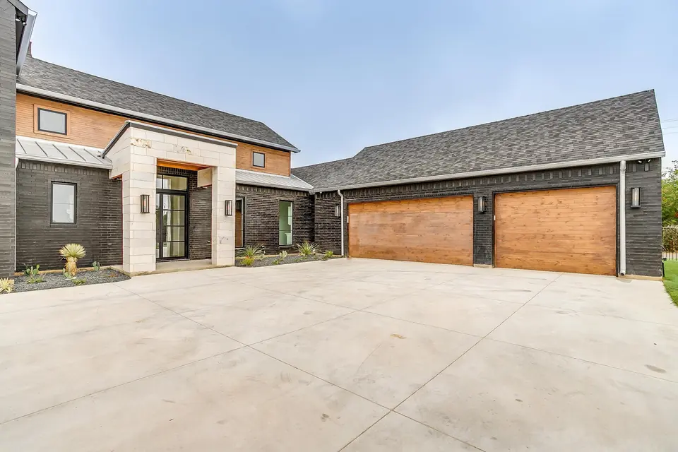 Commercial construction services by TNT Builders in Burleson Fort Worth Texas